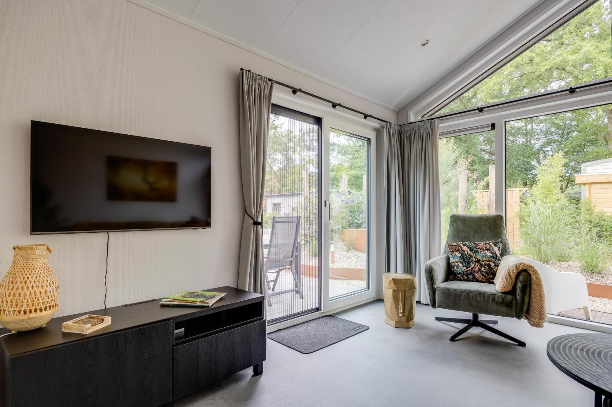 Modern Ingericht Chalet Op Groen Park Op De Veluwe Epe Luaran gambar