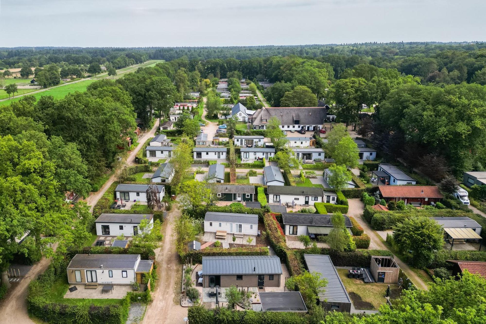Modern Ingericht Chalet Op Groen Park Op De Veluwe Epe Luaran gambar
