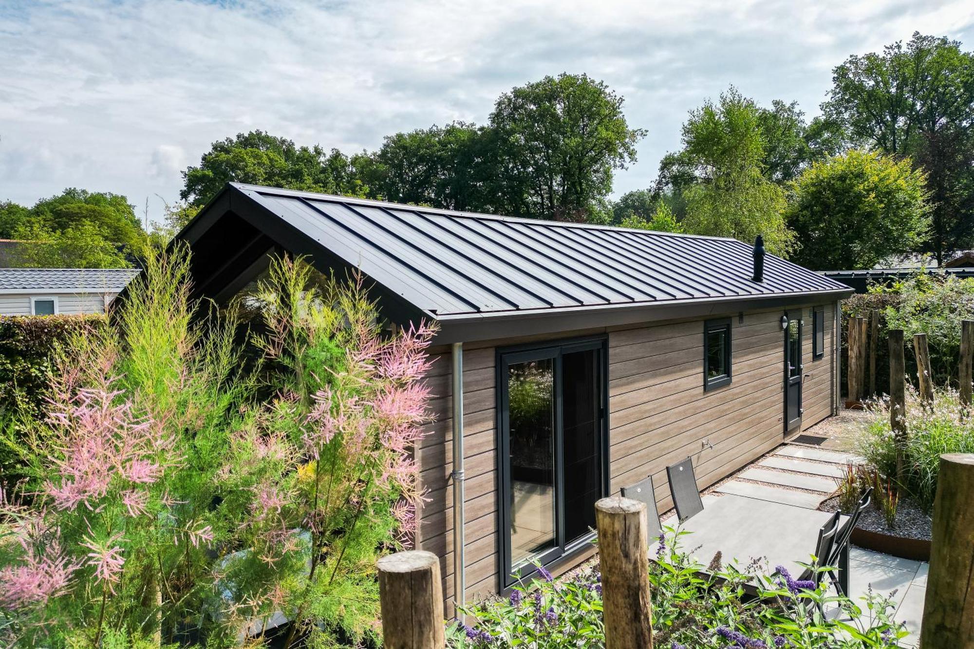 Modern Ingericht Chalet Op Groen Park Op De Veluwe Epe Luaran gambar